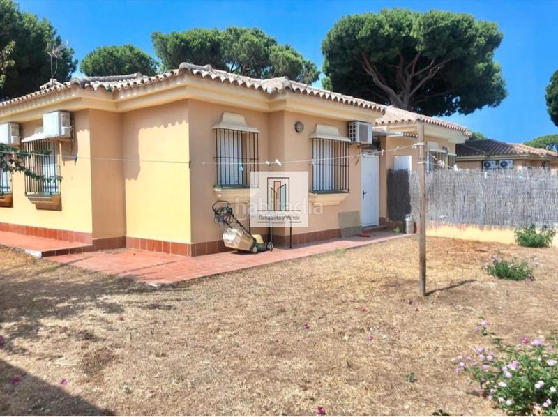 Foto 032ee5e9-415f-47a1-9a1d-794f3c902308. Chalet  urbano en primera pista en Sancti Pietri Chiclana de la Frontera