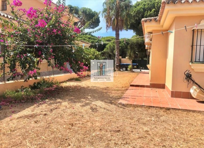 Foto 4f67862d-6867-41bc-be8a-d27778bc6579. Chalet  urbano en primera pista en Sancti Pietri Chiclana de la Frontera