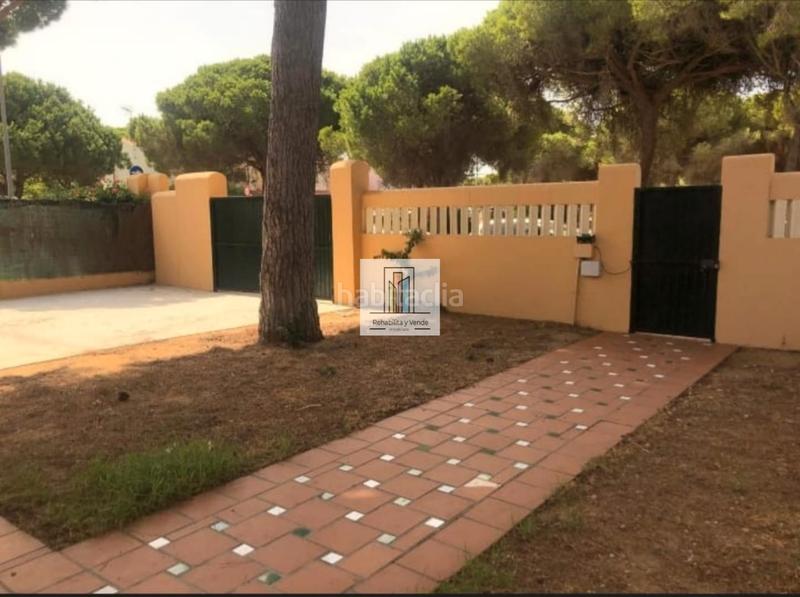 Foto a76013e9-3cb9-45b6-a242-cd14220f01f2. Chalet  urbano en primera pista en Sancti Pietri Chiclana de la Frontera