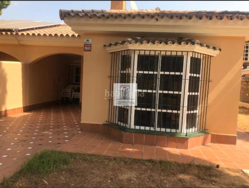 Foto f7566986-b2eb-4360-a6a5-660ad47df110. Chalet  urbano en primera pista en Sancti Pietri Chiclana de la Frontera