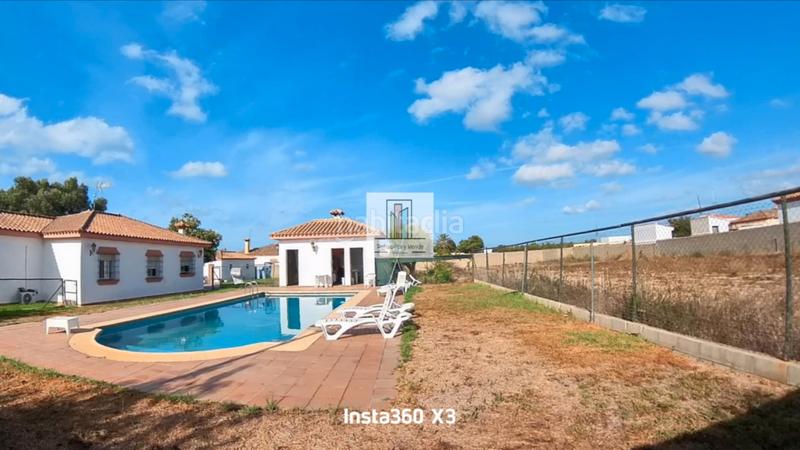 Foto 4d248d25-7e0d-40f7-a2bc-7a14f179d240. Chalet mit kamin parking pool in Las Lagunas - Campano Chiclana de la Frontera
