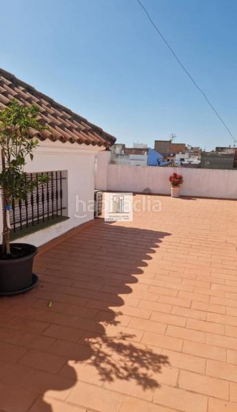 Foto a258ce31-ce4f-4f53-ba2c-afeeafe38b57. Casa amb xemeneia aparcament a Núcleo urbano Chiclana de la Frontera