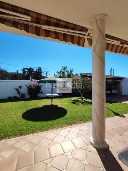 Foto 1897ab04-3865-4b4d-a483-e817c1886e66. Chalet  independiente en rana verde en Las Lagunas - Campano Chiclana de la Frontera