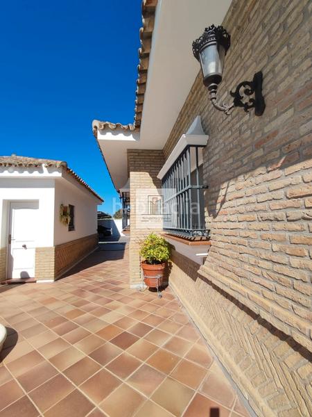 Foto 471f8255-ec6f-4669-83d4-37d2037b48e2. Chalet  independiente en rana verde en Las Lagunas - Campano Chiclana de la Frontera