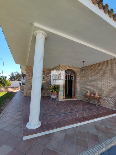 Foto fb7a1dc2-d11a-4683-8e83-242f714fcb10. Chalet  independiente en rana verde en Las Lagunas - Campano Chiclana de la Frontera