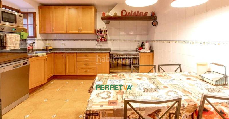 Foto b1825d9a-ee4f-4548-aaf0-c8aca7fb94cd. Maison jumelée dans Centre Arenys de Mar