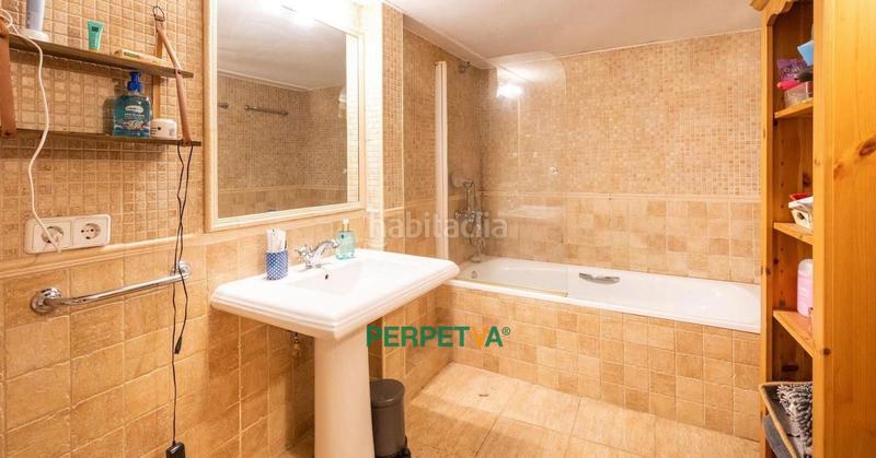 Foto f1c3c37f-9a2c-4cd9-b04e-b4ccf529b778. Maison jumelée dans Centre Arenys de Mar