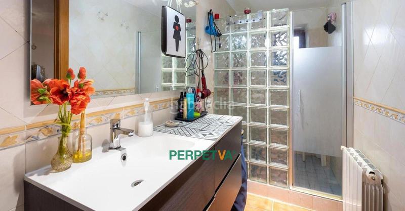 Foto 13add11a-e1c3-4282-9514-5250909ef25f. Casa adossada a Centre Arenys de Mar