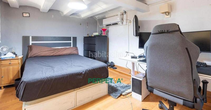 Foto ffe4cc9b-bf25-4ba3-94c3-f225501629a5. Casa adossada a Centre Arenys de Mar