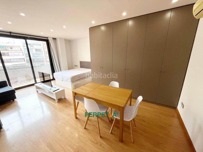 Foto e0e9ec22-6a73-4945-98a3-339fb3e508b2. Affitto appartamento con piscina in Sagrada Família Barcelona