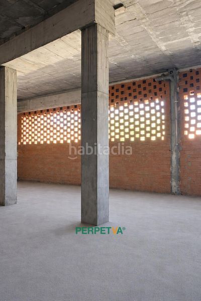 Foto 15856901-5d57-4592-93a4-23891d60d4e9. Local comercial a Tàrrega