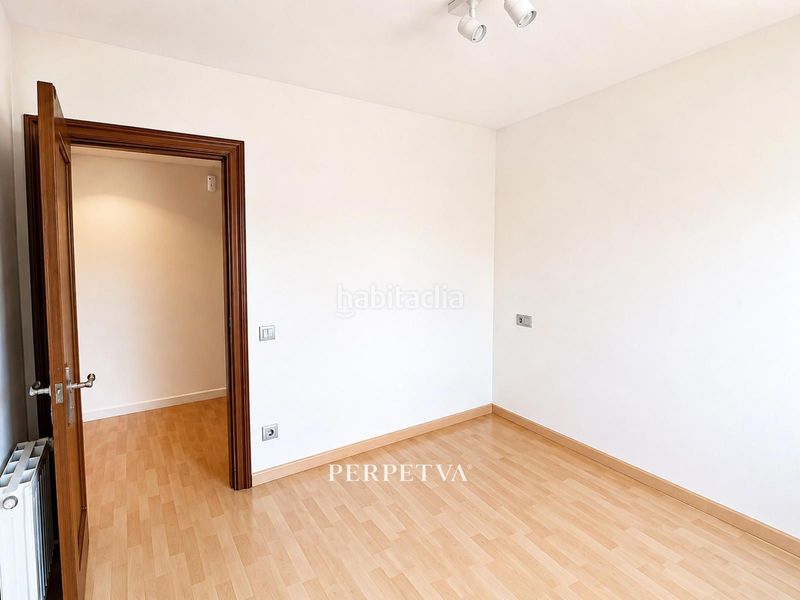Foto 57d86821-e222-4e9e-928f-6e17874e0c78. Pis amb aparcament a Sants Barcelona