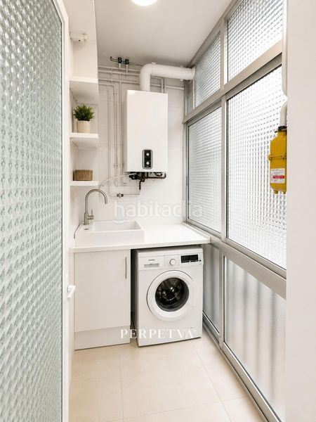 Foto da5d2394-dda0-4997-bc61-66da08853979. Pis amb aparcament a Sants Barcelona