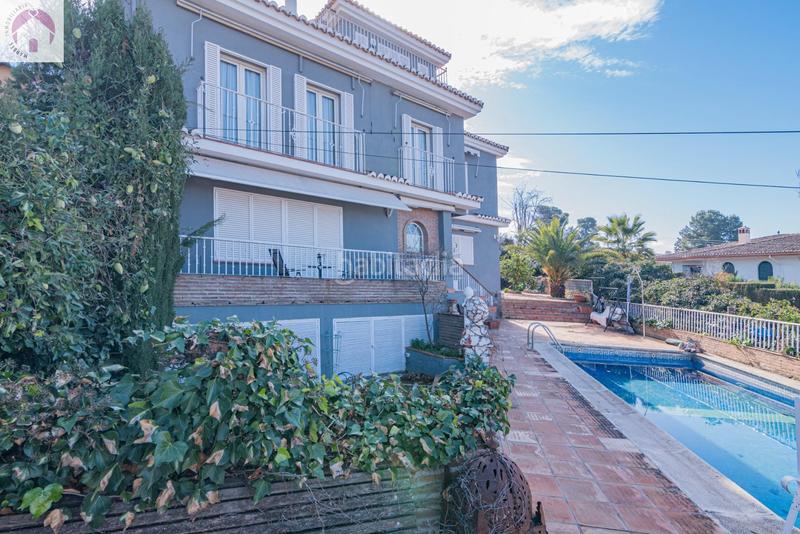 Foto 53a77a5d-515c-42c7-bdc6-9d348ed1b8fd. Chalet lujoso chalet en Barrio de la Vega Monachil