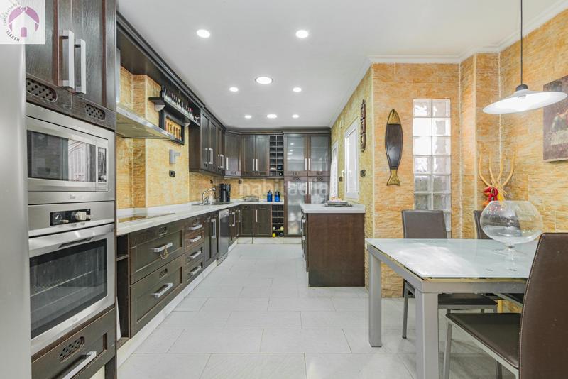 Foto cb9d1e7b-6982-4de3-a678-ac28c878a0bd. Chalet lujoso chalet en Barrio de la Vega Monachil