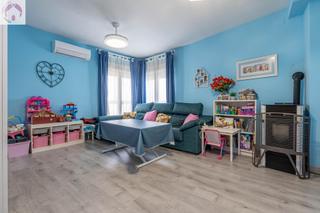 Piso  Calle enrique granados. Precioso piso de 3 dormitorios, 2 baños, balcón y 2 plazas de ga