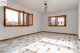 Chalet  Calle guadix. Magnífico chalet de 1000 m2 con  295 m2 construidos, piscina, ja