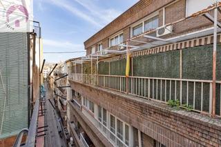 Àtic a Calle águila 26. Ático a reformar junto al palacio de los patos