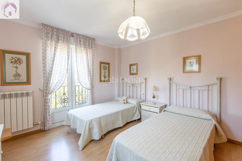 Foto 0aff863c-e139-4573-b0bb-dee251742774. Chalet en calle calle del lirio precioso chalet independiente en Gójar