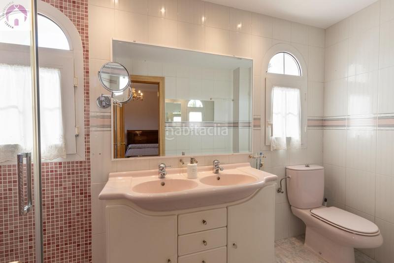 Foto 46f5fb8b-4964-4979-8339-22a731395302. Chalet en calle calle del lirio precioso chalet independiente en Gójar