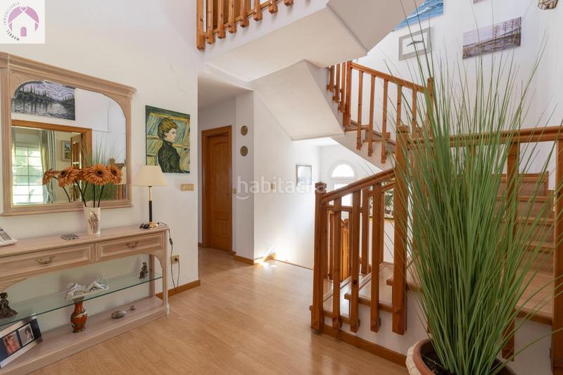 Foto 5d623f1f-d38f-42ad-ada0-b17cff58f2e8. Chalet en calle calle del lirio precioso chalet independiente en Gójar