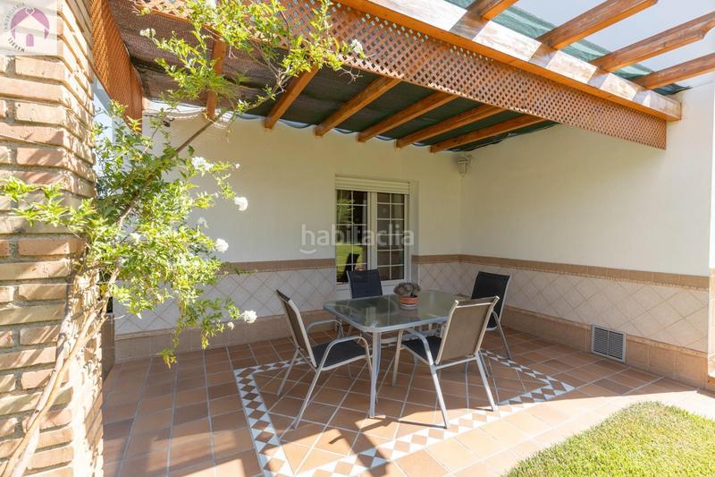 Foto ed8c4fa4-01da-40d7-842f-66a980d4832d. Chalet en calle calle del lirio precioso chalet independiente en Gójar