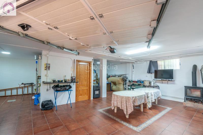 Foto 1a29807e-6eff-48c2-8d48-5286f7d3154e. Casa vive la tranquilidad con espacio en este impresionante chalet pareado en el ventorrillo, cullar vega en Cúllar Vega