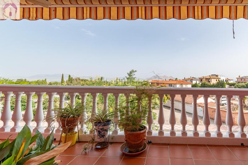 Foto 5aa4923b-f687-4d49-a103-1c9b0f83f6fc. Casa vive la tranquilidad con espacio en este impresionante chalet pareado en el ventorrillo, cullar vega en Cúllar Vega