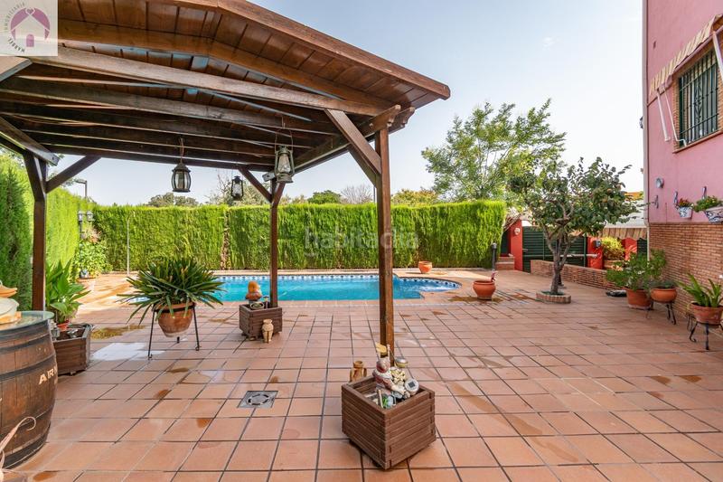 Foto a67342f6-ce2c-4000-b4d4-4502a7013a16. Casa vive la tranquilidad con espacio en este impresionante chalet pareado en el ventorrillo, cullar vega en Cúllar Vega