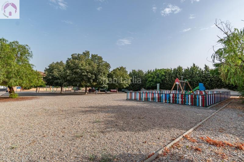 Foto b36cf91a-93fb-4545-8b75-c4f51d1898bb. Casa vive la tranquilidad con espacio en este impresionante chalet pareado en el ventorrillo, cullar vega en Cúllar Vega