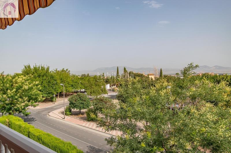 Foto c127e273-9fd9-47f8-a3c3-acce26c46757. Casa vive la tranquilidad con espacio en este impresionante chalet pareado en el ventorrillo, cullar vega en Cúllar Vega