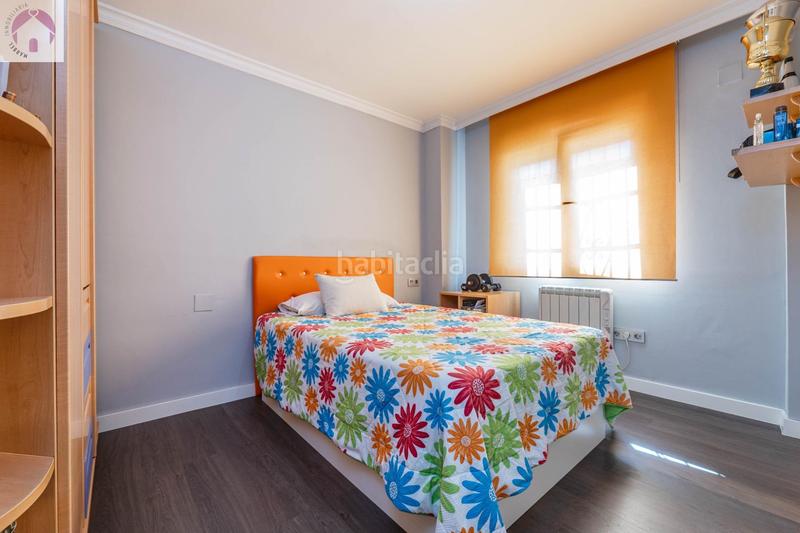 Foto 6fa40a10-f46f-4881-abd2-ce7b63d69b95. Casa pareada  en esquina en La Zubia Ciudad Zubia (La)