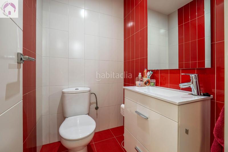 Foto 966f3c7d-7c6b-4986-b5f5-721c8269226a. Casa pareada  en esquina en La Zubia Ciudad Zubia (La)