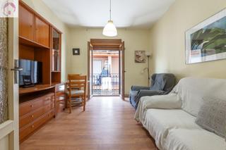 Pis  Calle fabrica vieja. Céntrico piso en tercera planta de 3 dormitorios, baño y balcón