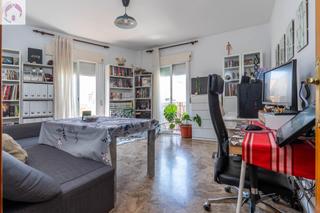 Pis a Cúllar Vega. En venta piso en el centro de cúllar vega haciendo esquina
