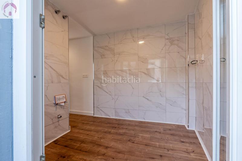 Foto cdc70de8-77b5-4a2b-b119-72d22a3c0073. Piso en Barrio de Zaidín Granada