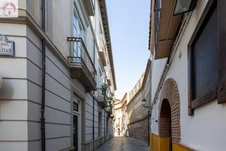 Dúplex  Calle calle escudo del carmen, 11. Impresionante piso en dos alturas en el corazón de granada