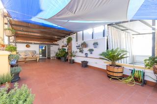 Semi detached house in Calle calle canales 8