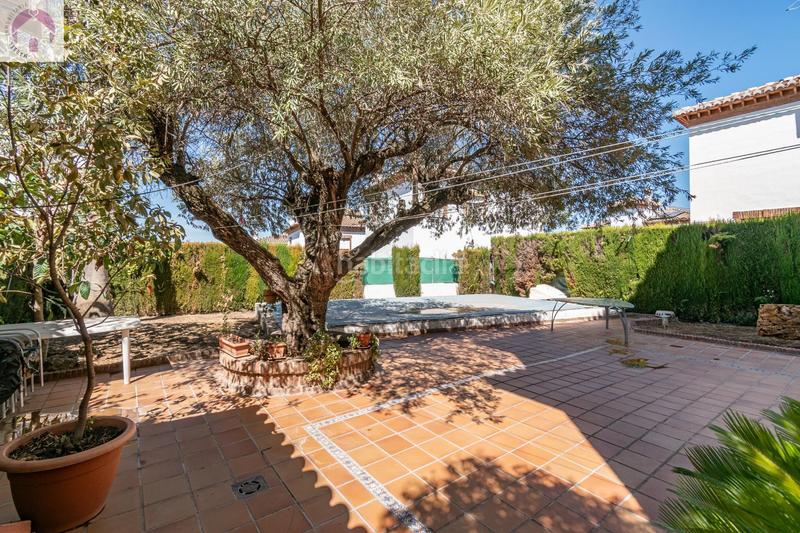 Foto 2397bd67-ecb8-41a1-8f21-f6e9e69da5ee. Chalet with heating parking pool in La Zubia Ciudad Zubia (La)