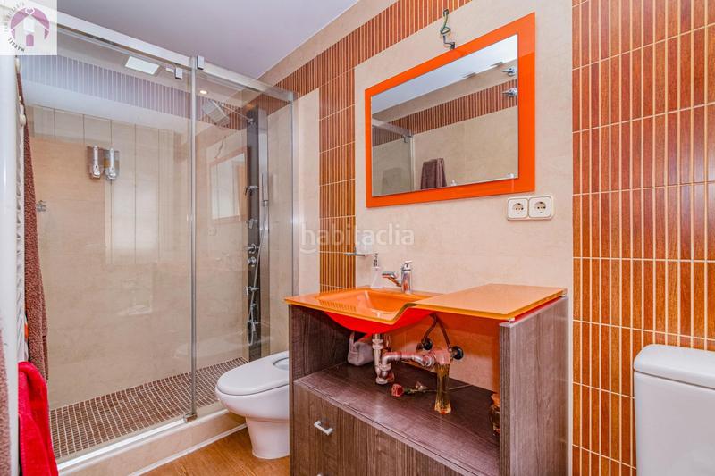 Foto 9e797ca8-faab-42df-a6a7-5b06143362e4. Casa adosada casoplon en el zaidin en Barrio de Zaidín Granada