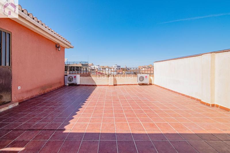 Foto a718e5f3-0674-44c5-b63e-700c93b1d9e3. Casa adosada casoplon en el zaidin en Barrio de Zaidín Granada
