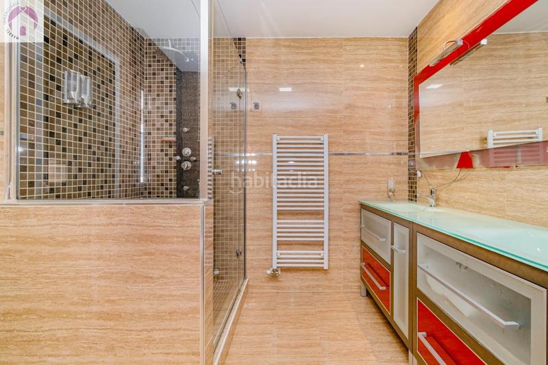 Foto ad4db1b4-1f26-47a2-b646-2dcd467520ac. Casa adosada casoplon en el zaidin en Barrio de Zaidín Granada