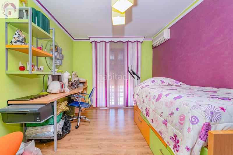 Foto e31bd103-9910-4c38-807c-cc50eab01d75. Casa adosada casoplon en el zaidin en Barrio de Zaidín Granada