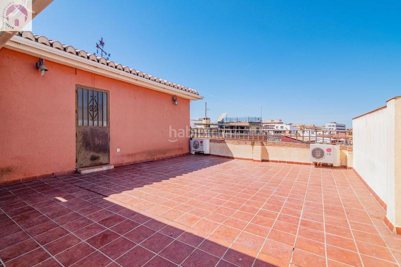 Foto f42330bb-d360-46d4-a50b-304dff49e1bf. Casa adosada casoplon en el zaidin en Barrio de Zaidín Granada