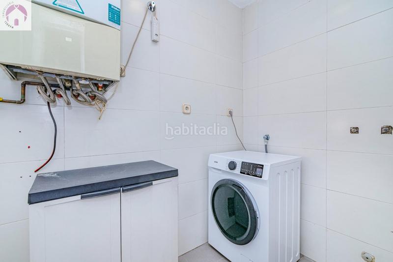 Foto f5fac518-34b8-4a22-ac33-70c519a694e6. Casa adosada casoplon en el zaidin en Barrio de Zaidín Granada