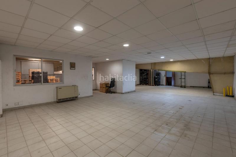 Foto baaf08f9-3ba8-4d14-9dc8-768b734e210c. Bâtiment à usage industriel dans Almuñecar centro Almuñécar