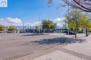 Piso en Barrio de Zaidín. Te presentamos este precioso piso reformado situado en una de la