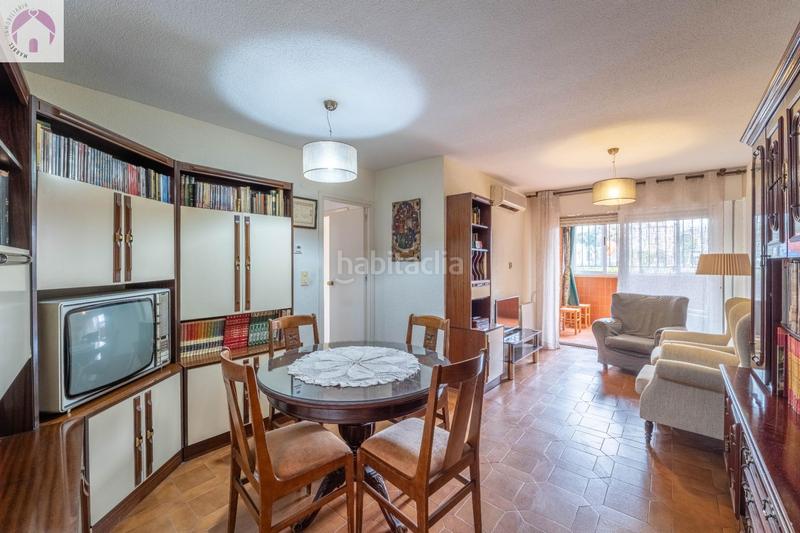 Foto 02382093-dd9e-4ad6-b094-535a08ce9733. Piso amplio piso en palacio de deportes en Castaño - Mirasierra Granada