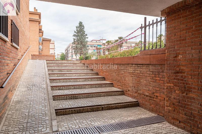 Foto 4c17c357-5ea0-4a69-90d1-fbd25a5aca3d. Piso amplio piso en palacio de deportes en Castaño - Mirasierra Granada