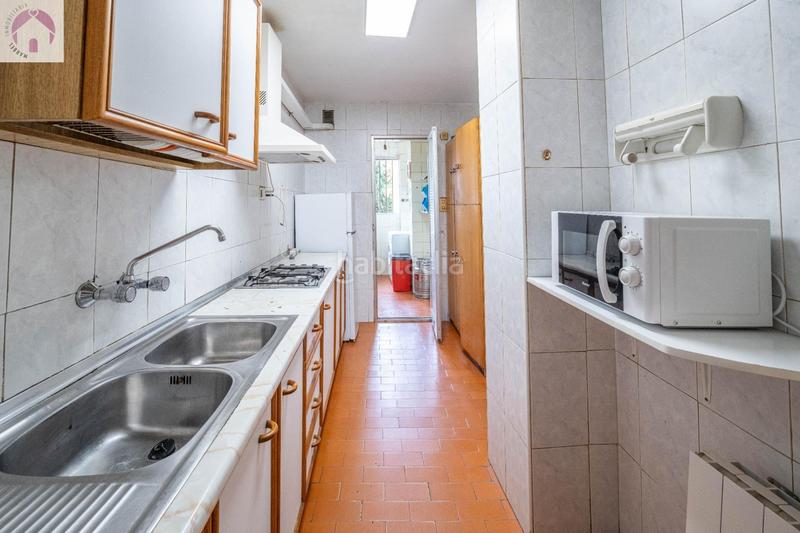 Foto 94f55541-30ba-4ac5-b542-150bbf7c141f. Piso amplio piso en palacio de deportes en Castaño - Mirasierra Granada